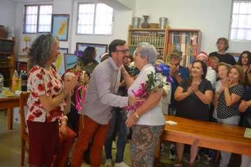  La Garita agradece al arqueólogo Abel Galindo los trabajos en el yacimiento de Los Melones (Foto Inma Perera)